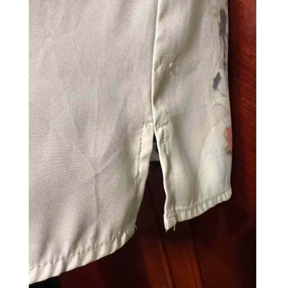 SOLD Vince Camuto White Blouse in size XS Long Sleeve - Picture 8 of 12